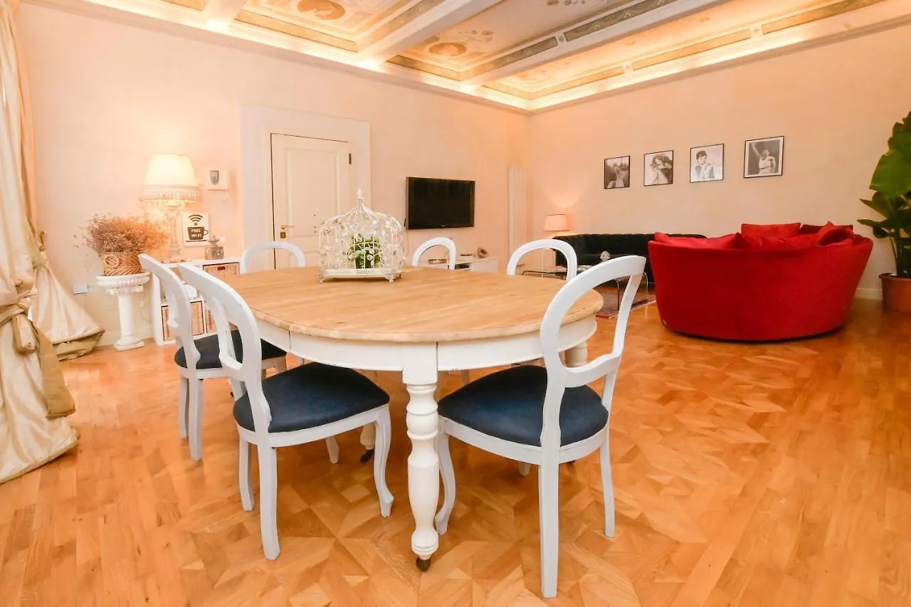 La Casa Di Monic contacts